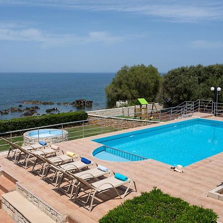 Beachfront Family Villa Katerina With Private Pool, Playground, Bbq & Amazing Sea Views! Petres  外观 照片