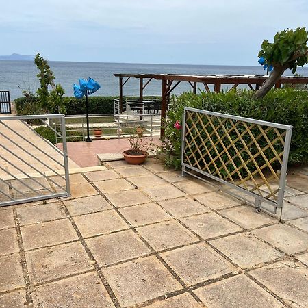 Beachfront Family Villa Katerina With Private Pool, Playground, Bbq & Amazing Sea Views! Petres  外观 照片