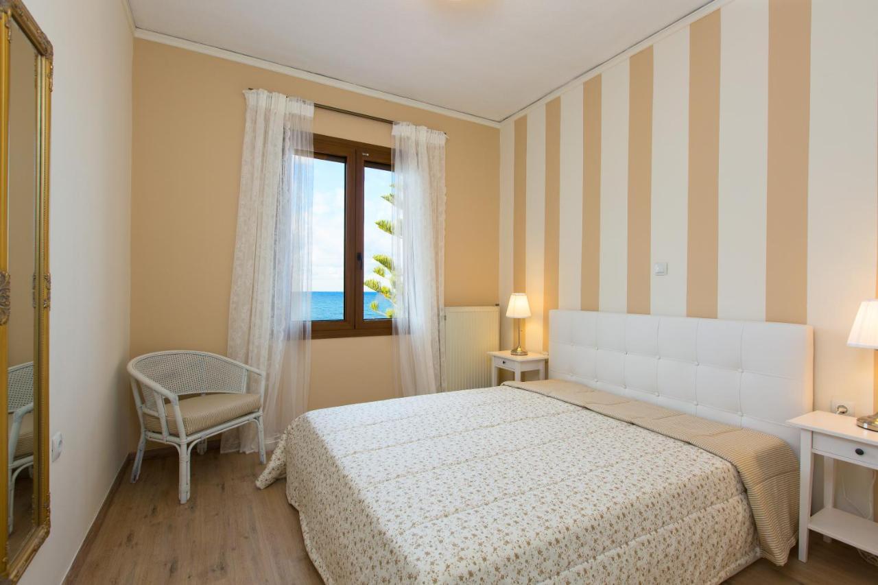 Beachfront Family Villa Katerina With Private Pool, Playground, Bbq & Amazing Sea Views! Petres  外观 照片