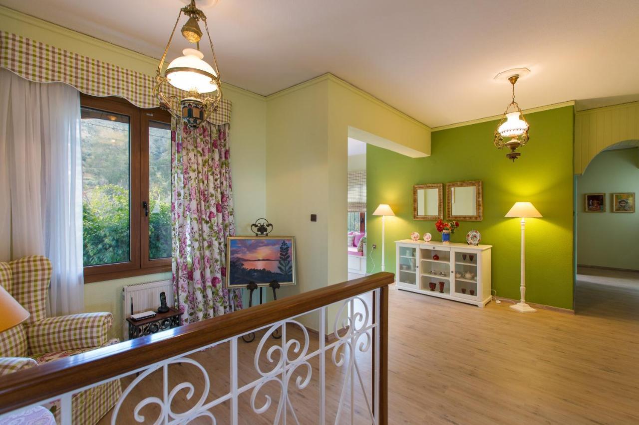 Beachfront Family Villa Katerina With Private Pool, Playground, Bbq & Amazing Sea Views! Petres  外观 照片