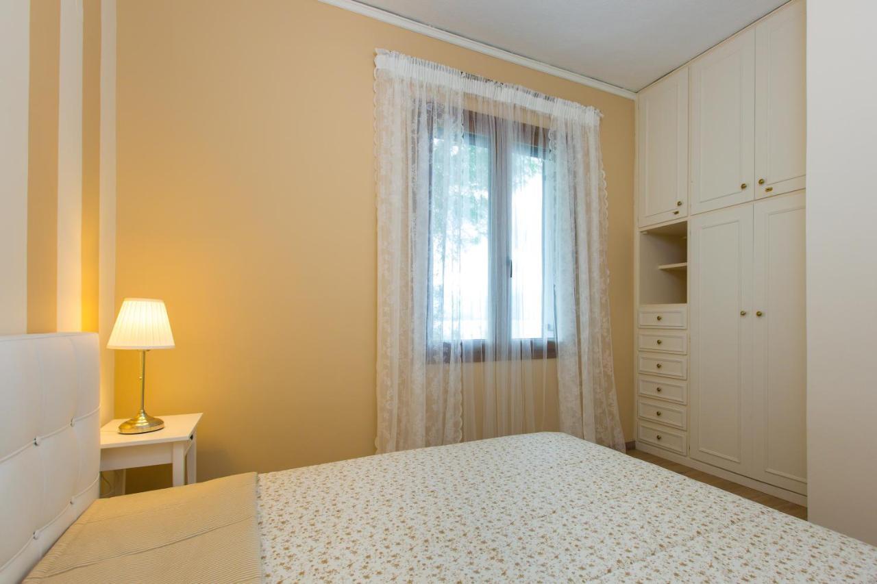 Beachfront Family Villa Katerina With Private Pool, Playground, Bbq & Amazing Sea Views! Petres  外观 照片