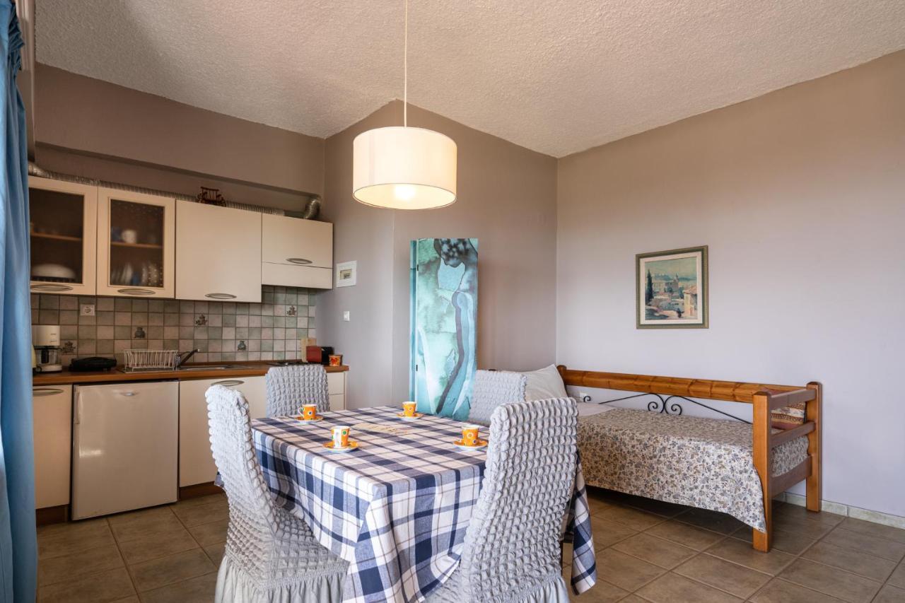 Beachfront Family Villa Katerina With Private Pool, Playground, Bbq & Amazing Sea Views! Petres  外观 照片