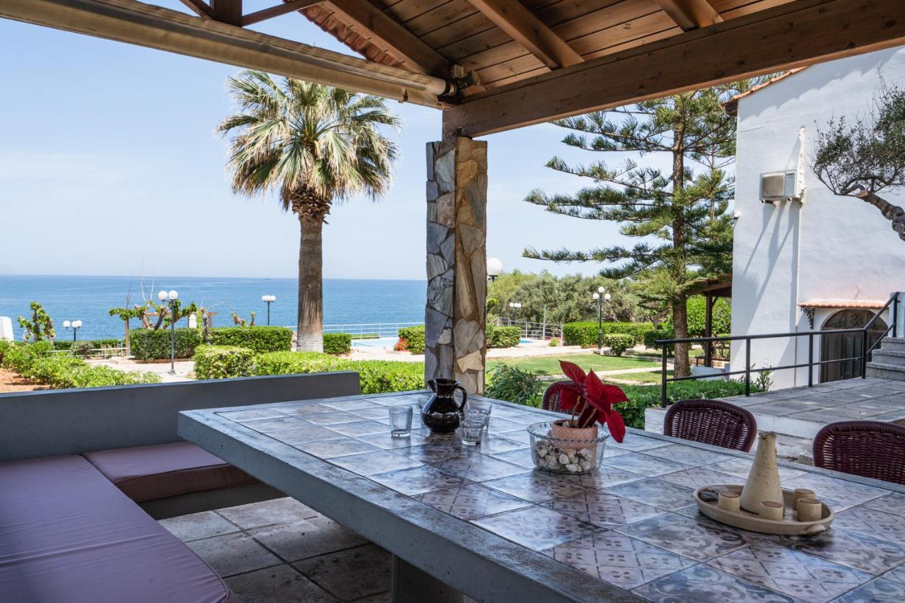 Beachfront Family Villa Katerina With Private Pool, Playground, Bbq & Amazing Sea Views! Petres  外观 照片