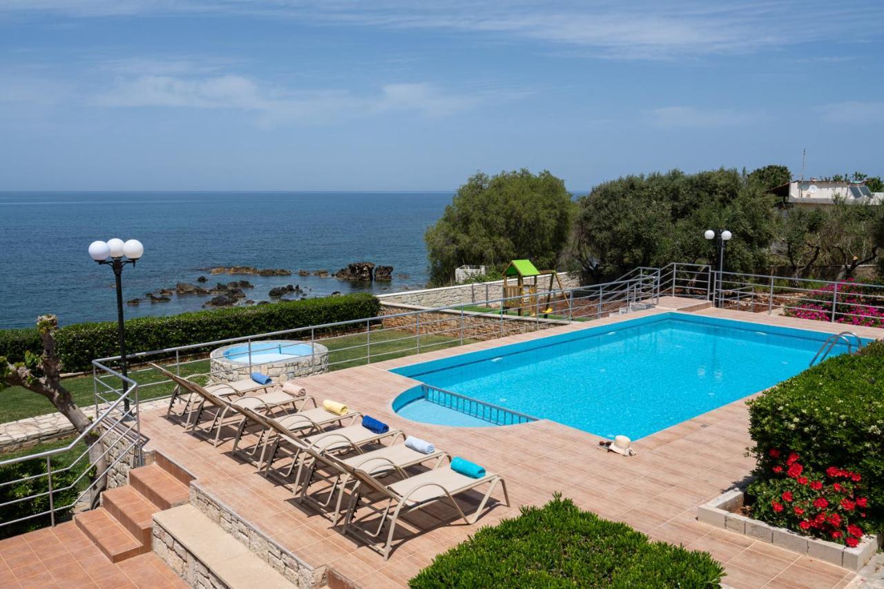 Beachfront Family Villa Katerina With Private Pool, Playground, Bbq & Amazing Sea Views! Petres  外观 照片